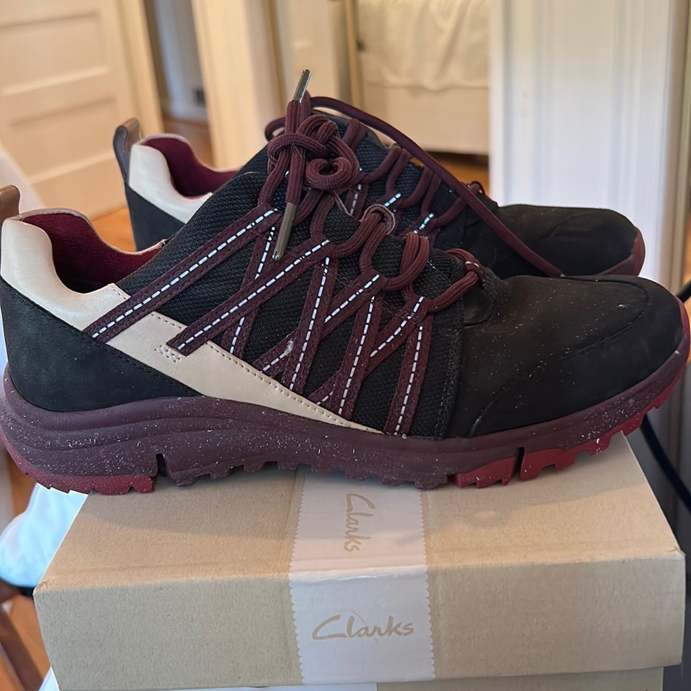 Clarks Tri Trail Walking Shoe Black Interest Size 6.5